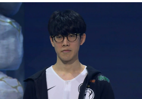 包含Rookie新星战术调整表现惊艳，中国队未来可期！的词条